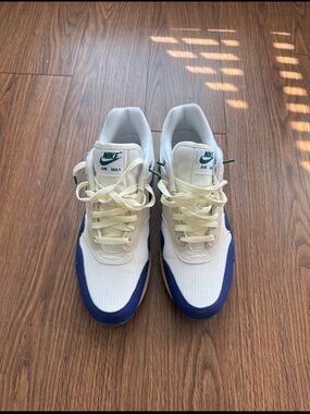 Nike Men’s Air Max 1 Sneakers - White & Blue